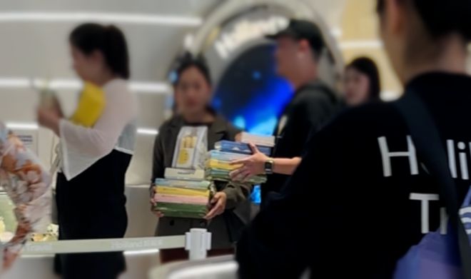 人被吐槽的景点意外翻红迪士尼一车都是泰语凯发k8网站突然又火了！上海涌入大量泰国(图5)