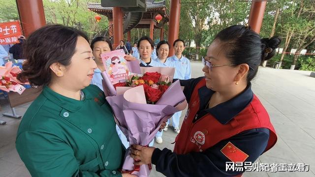 企业致敬白衣天使凝聚社会温情凯发K8旗舰店APP沈阳爱心(图3)