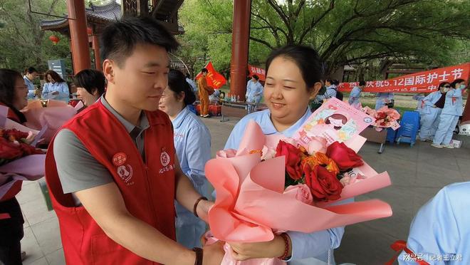 企业致敬白衣天使凝聚社会温情凯发K8旗舰店APP沈阳爱心(图5)