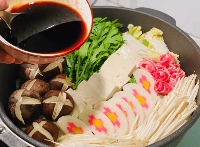 叔教你酱汁调法只需几样食材比卖的好吃凯发K8国际娱乐日式寿喜锅轻松做大(图6)